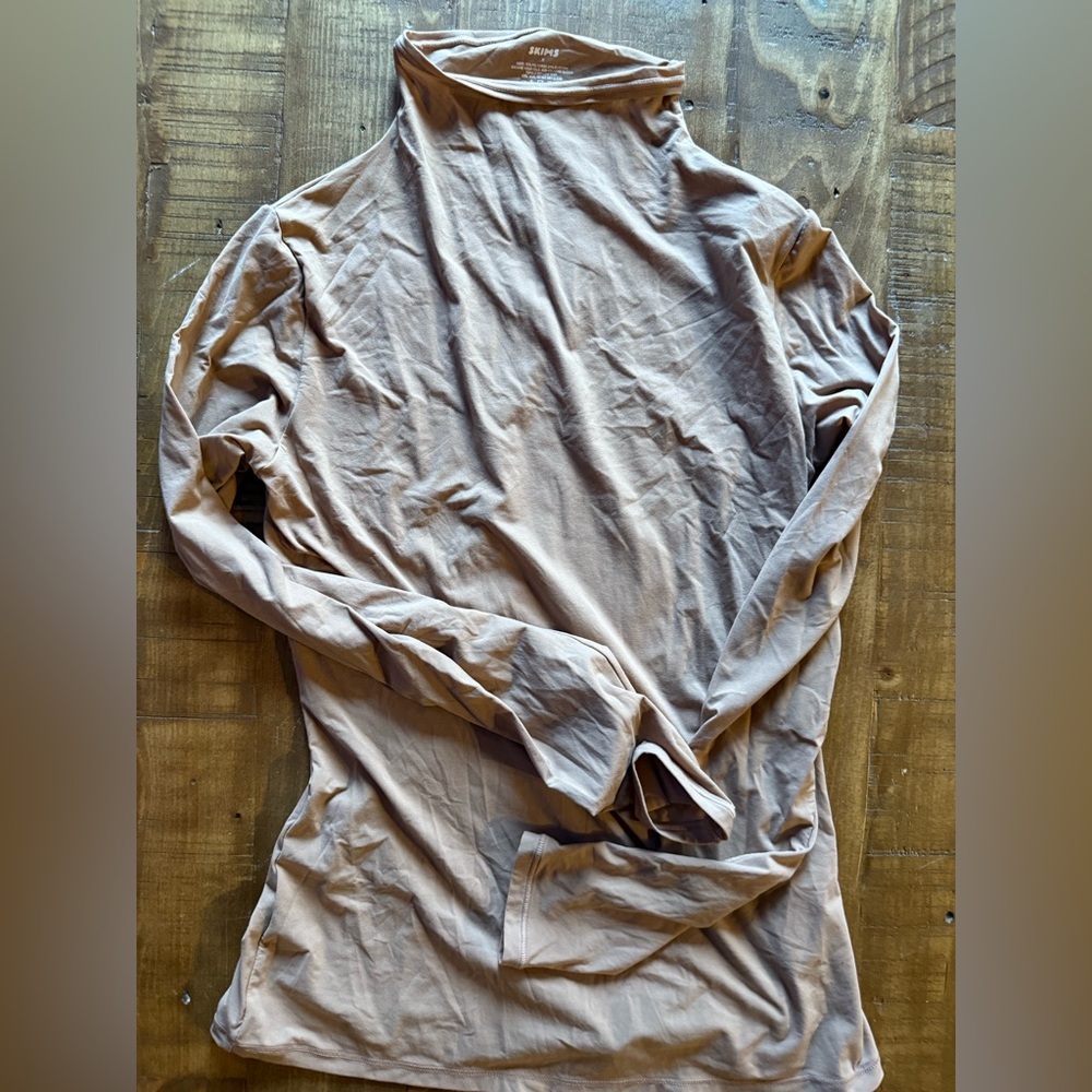 Skims fits everybody turtleneck